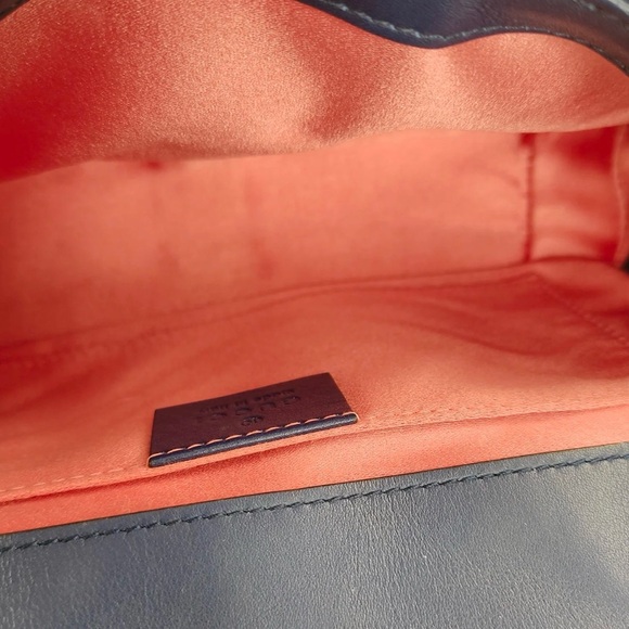 AUTHENTICATED Gucci Velvet Shoulder Bag in Deep Blue with Gold Hardware - Picture 3 of 4